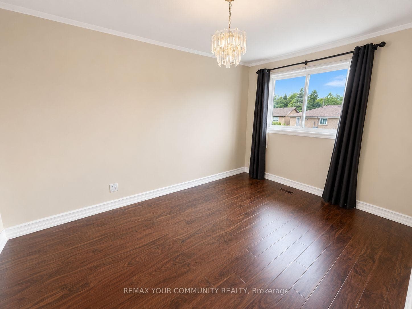 71 Gambello Crescent — property photo