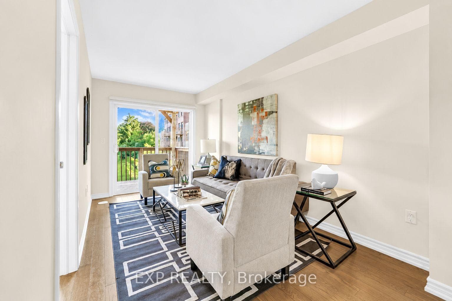 7 Delft Drive — property photo