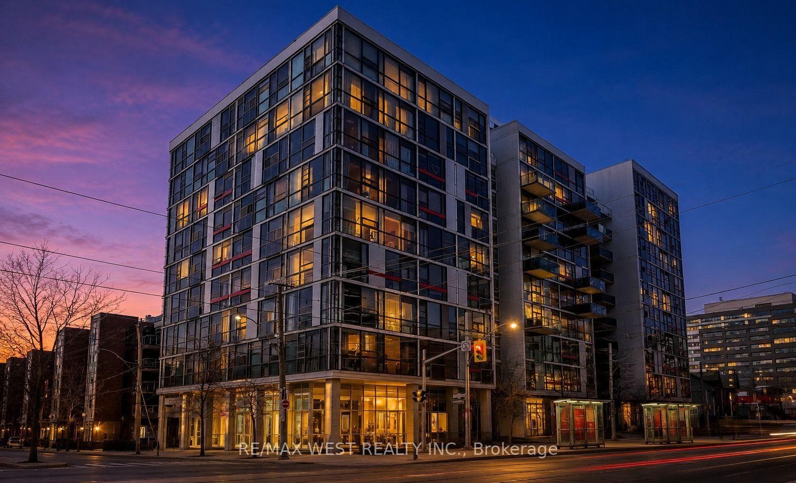 401- 60 Bathurst Street — property photo