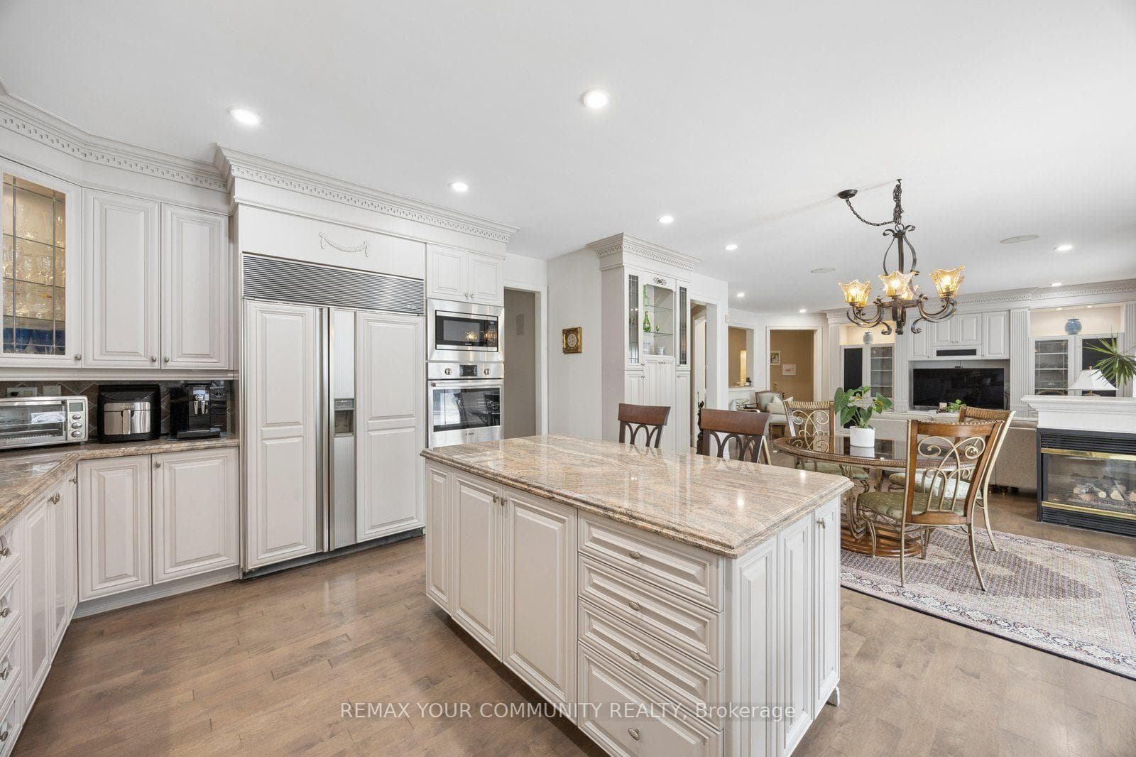 123 Laurentian Boulevard — property photo