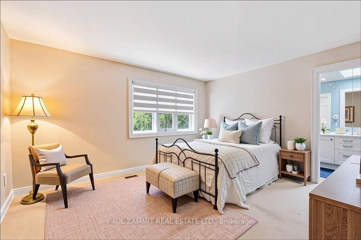 12 Old English Lane — property photo