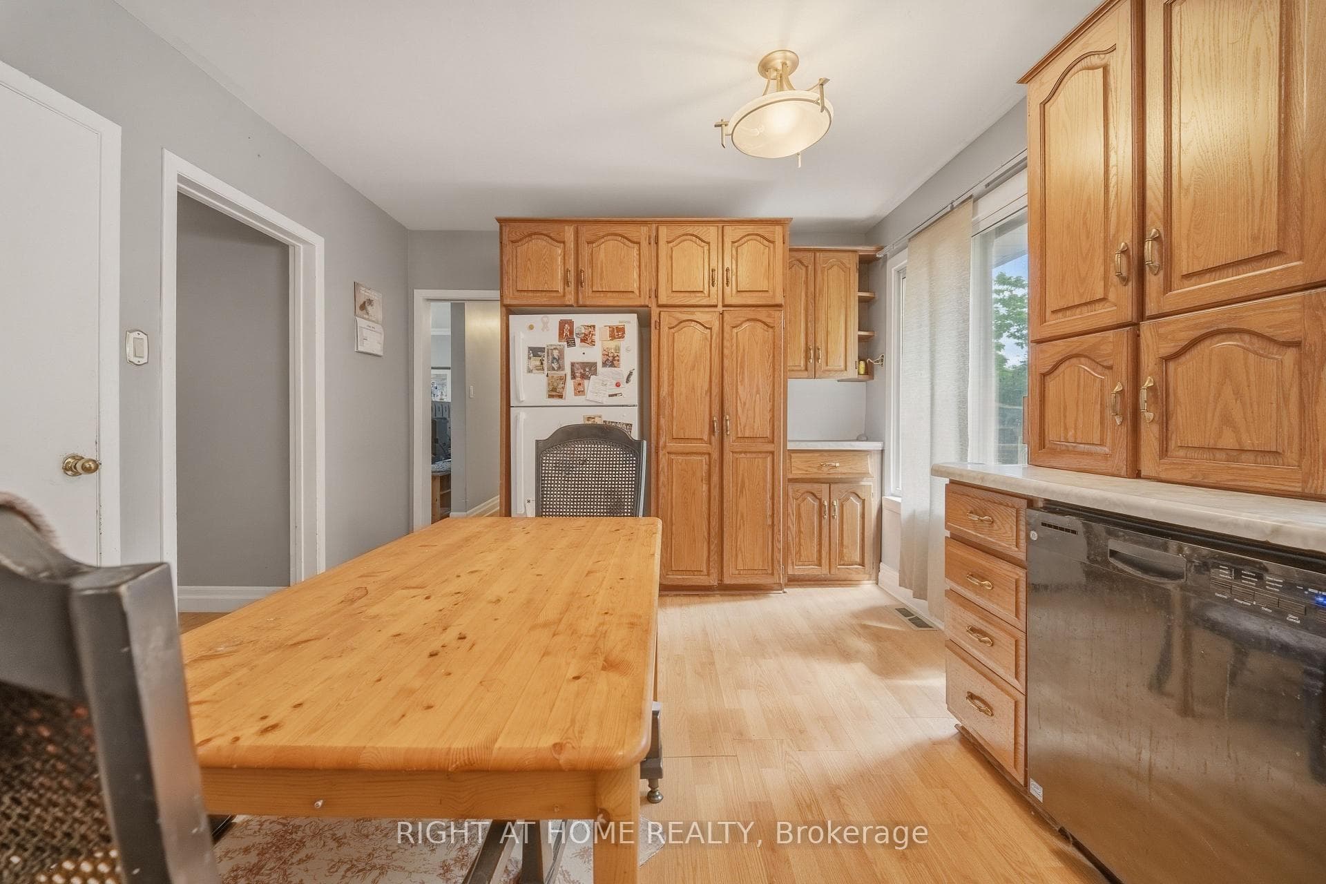 398 Tennyson Drive — property photo