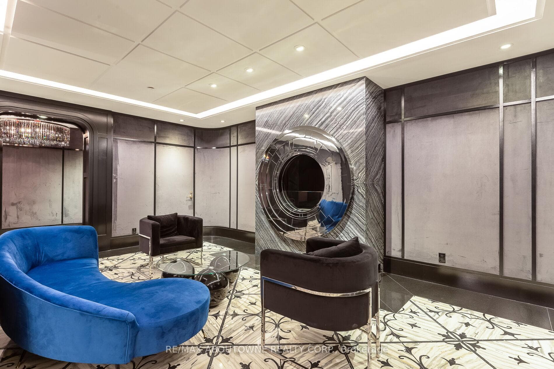 2301- 88 Blue Jays Way — property photo