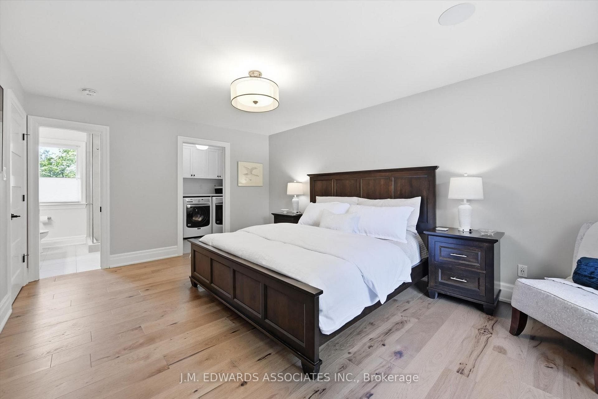 313 Lakeview Avenue — property photo
