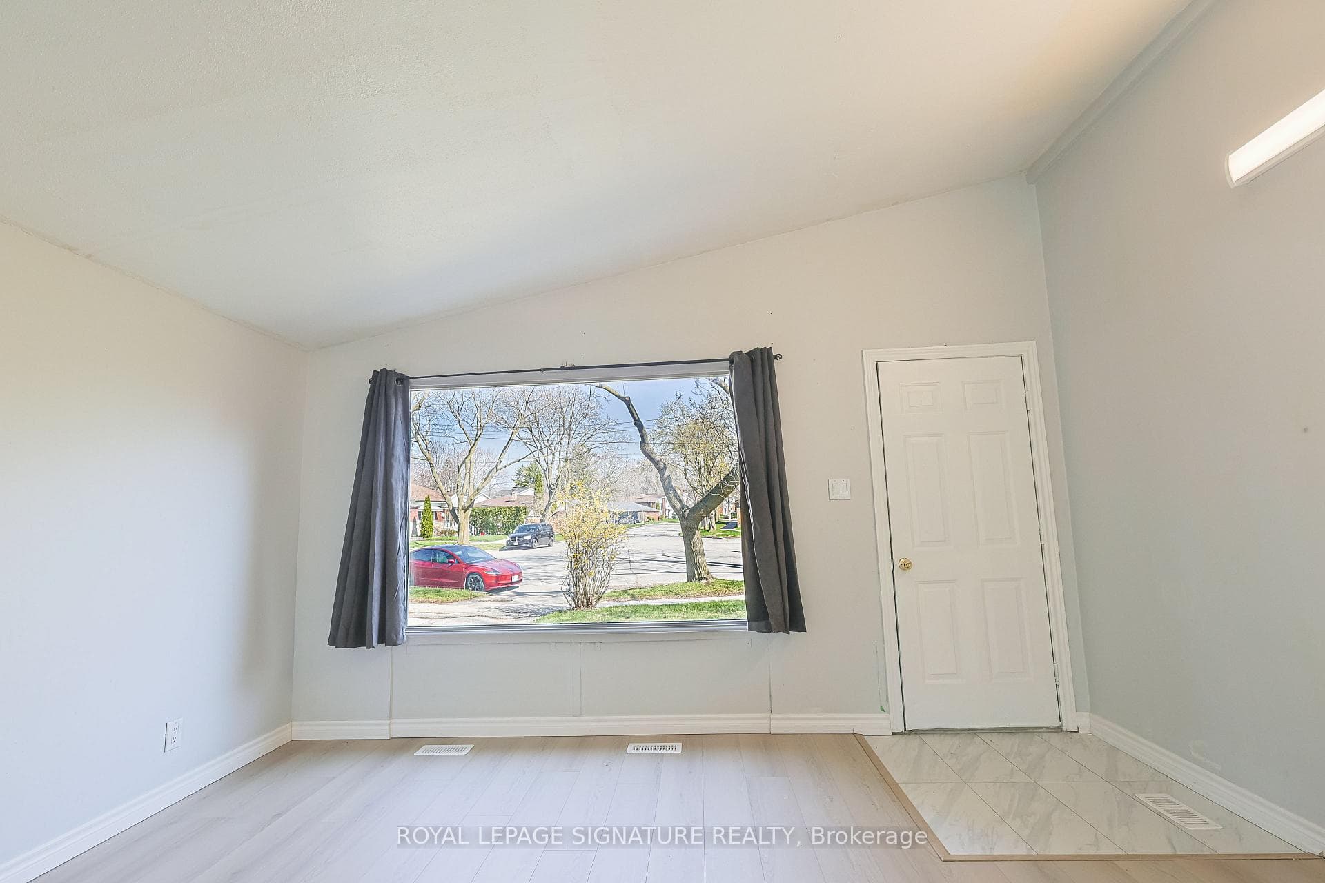 14 Benadair Court — property photo