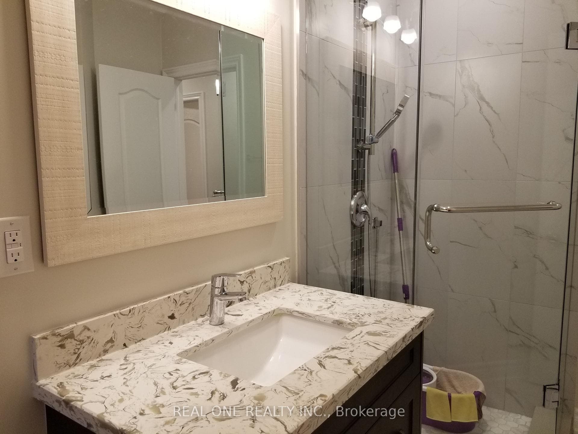 26 Applefield Drive — property photo