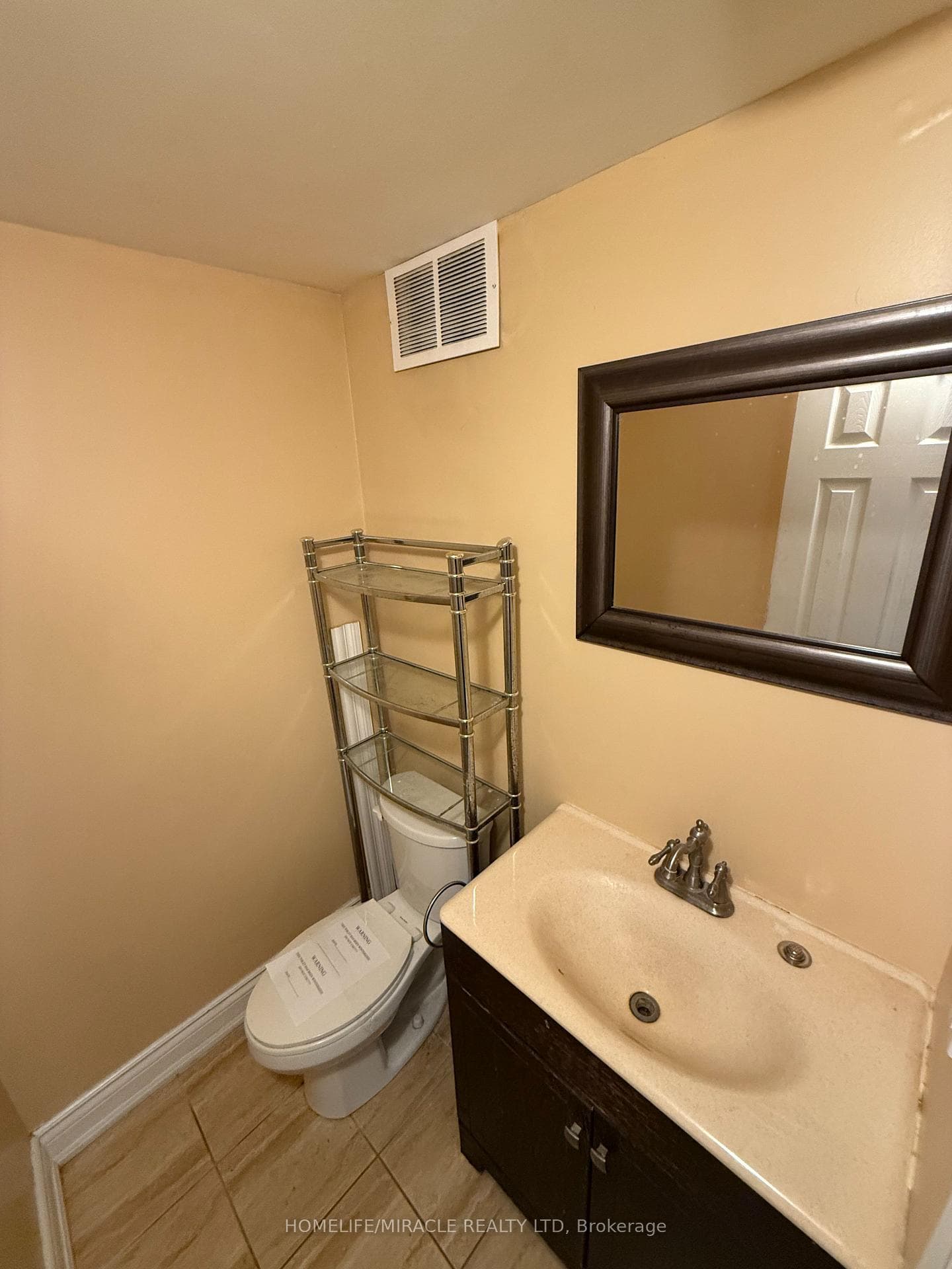 10 Yorkton Boulevard — property photo