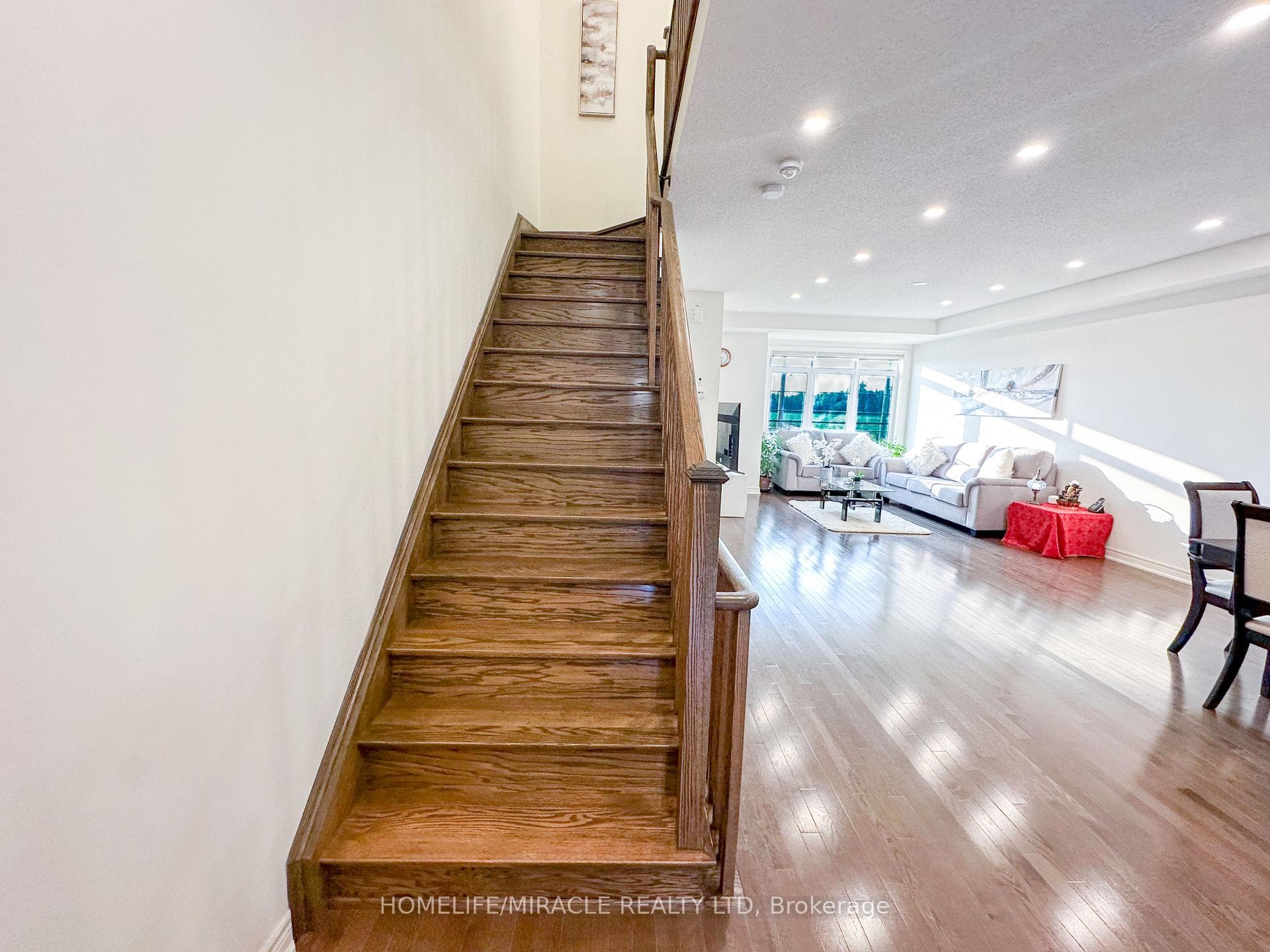 58 Fruitvale Circle — property photo