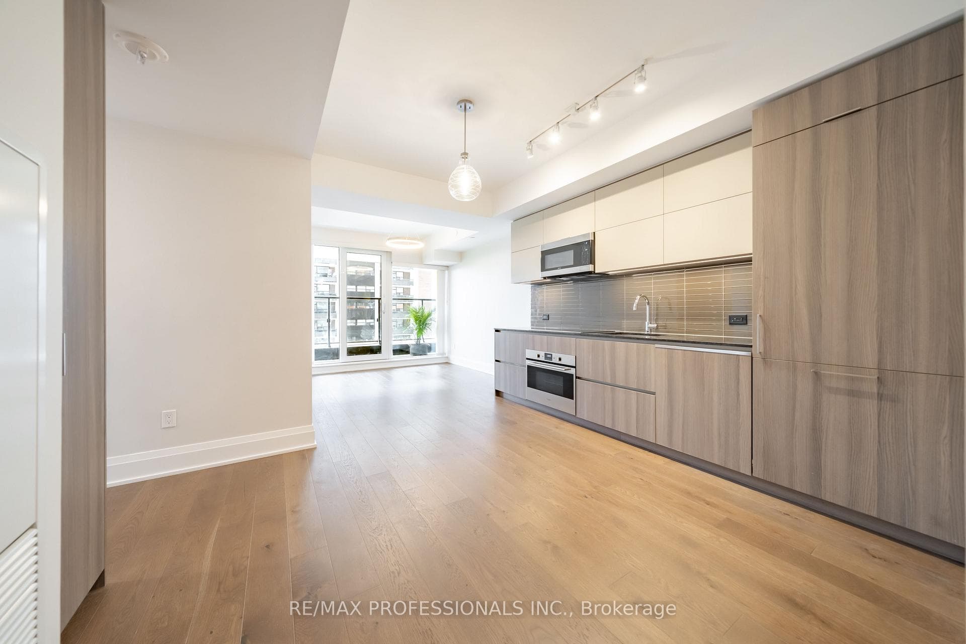 816- 21 Park Street — property photo