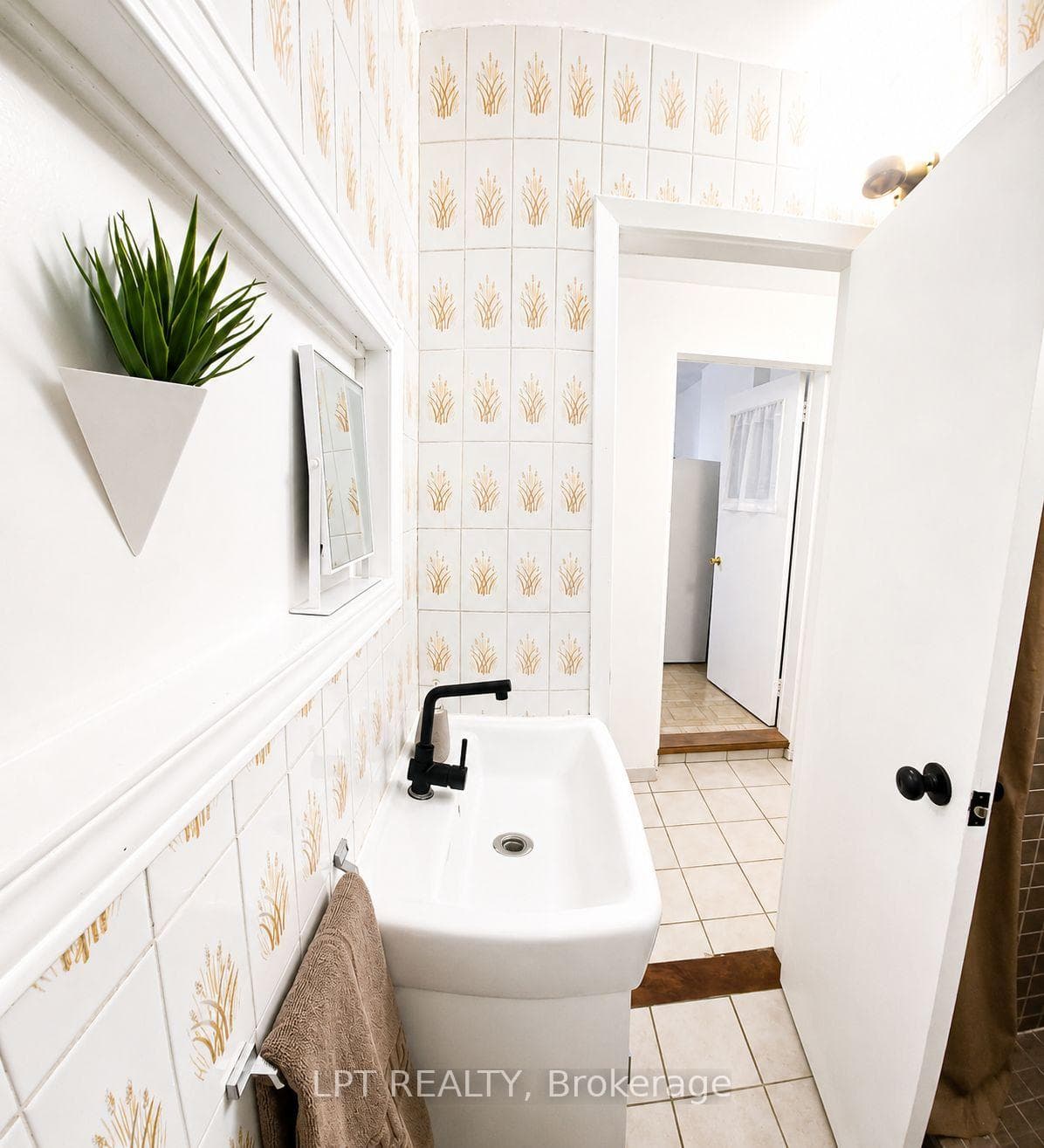 1314 Dupont Street — property photo