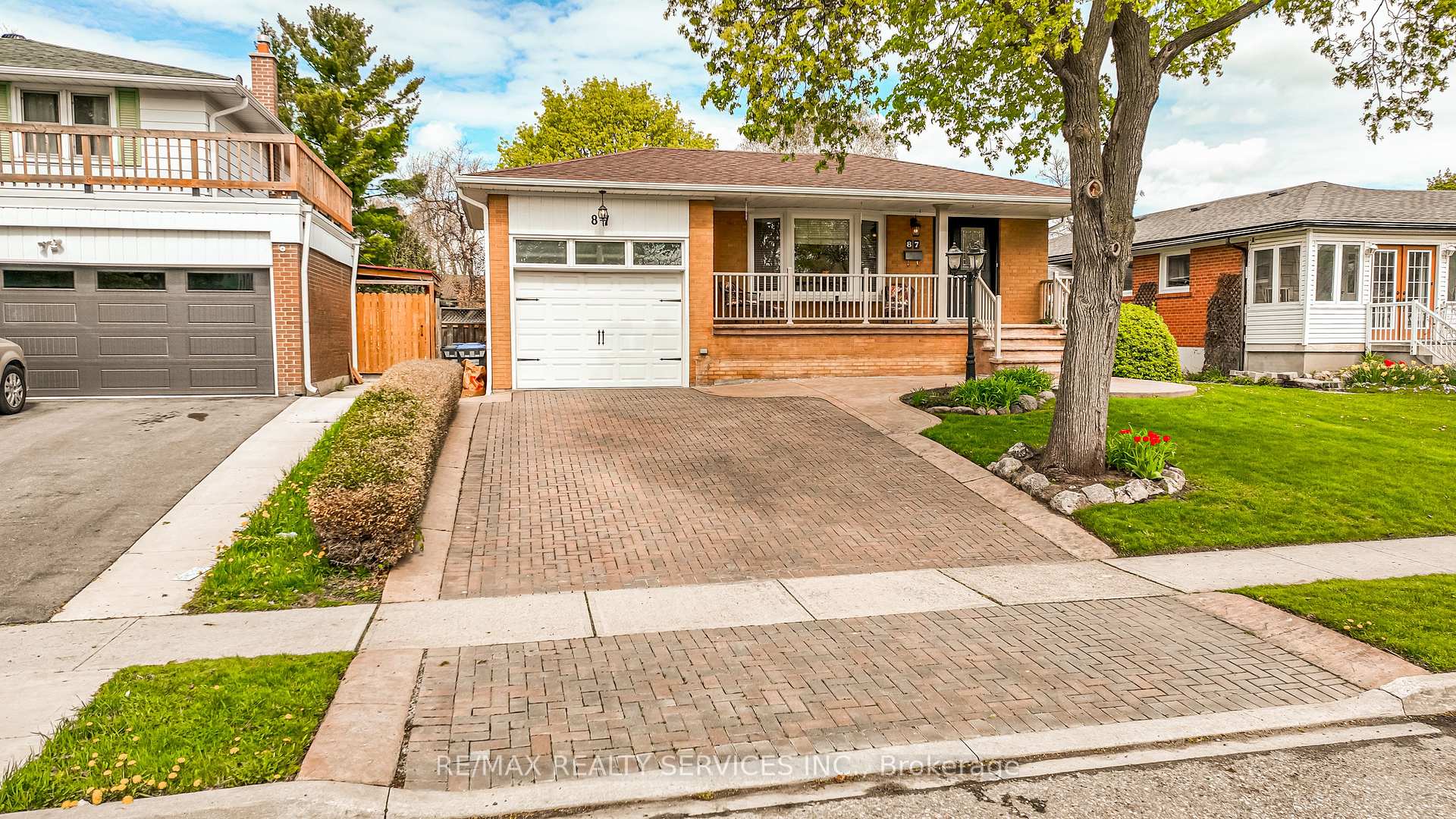 87 Ambleside Drive — property photo