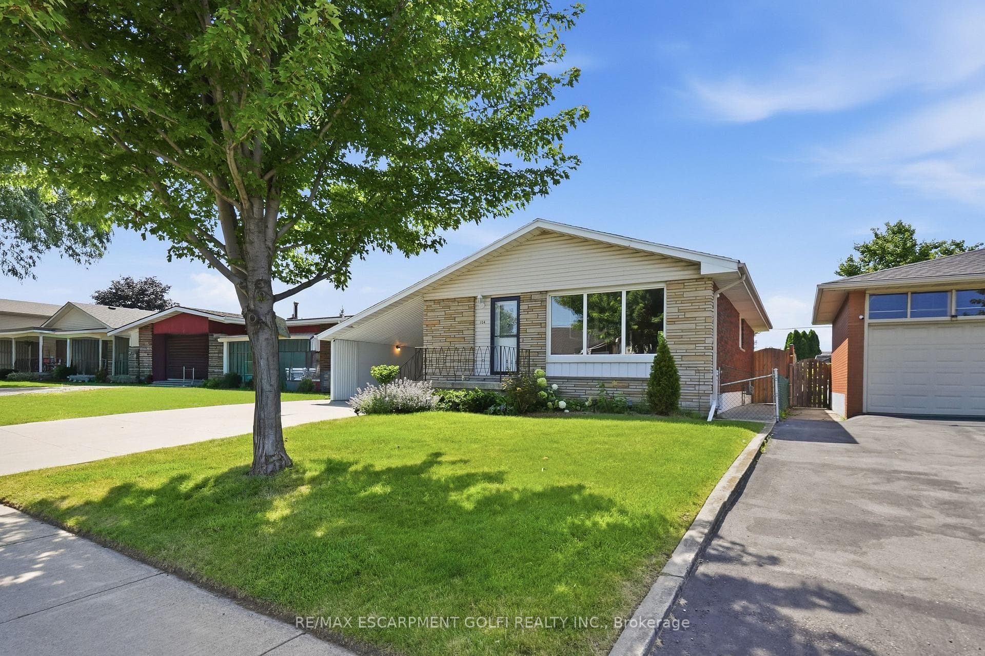 104 Nash Road — property photo