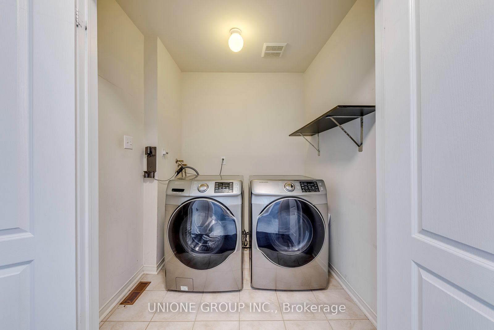 3924 Talias Crescent — property photo