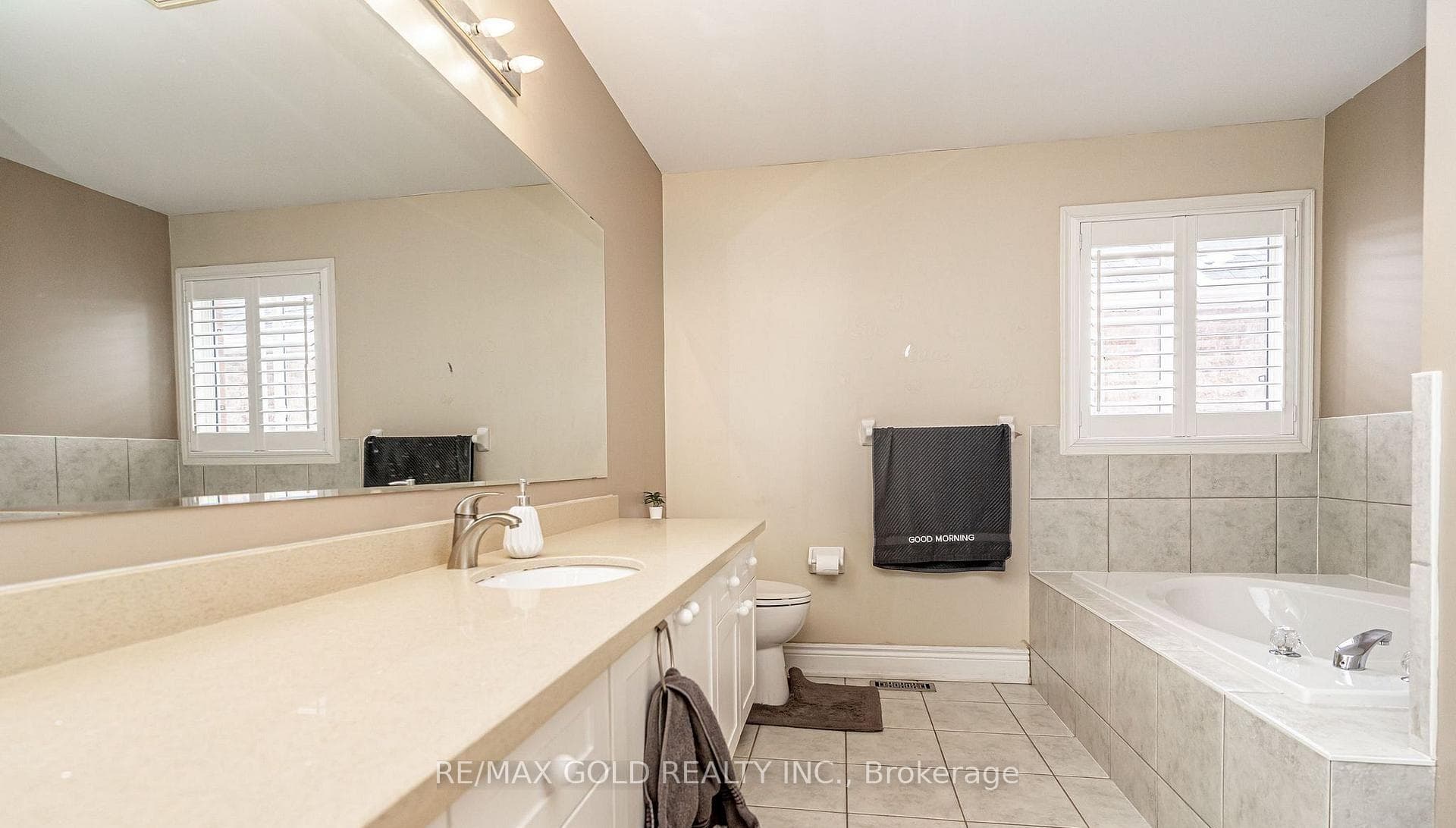 7 Bettey Road — property photo