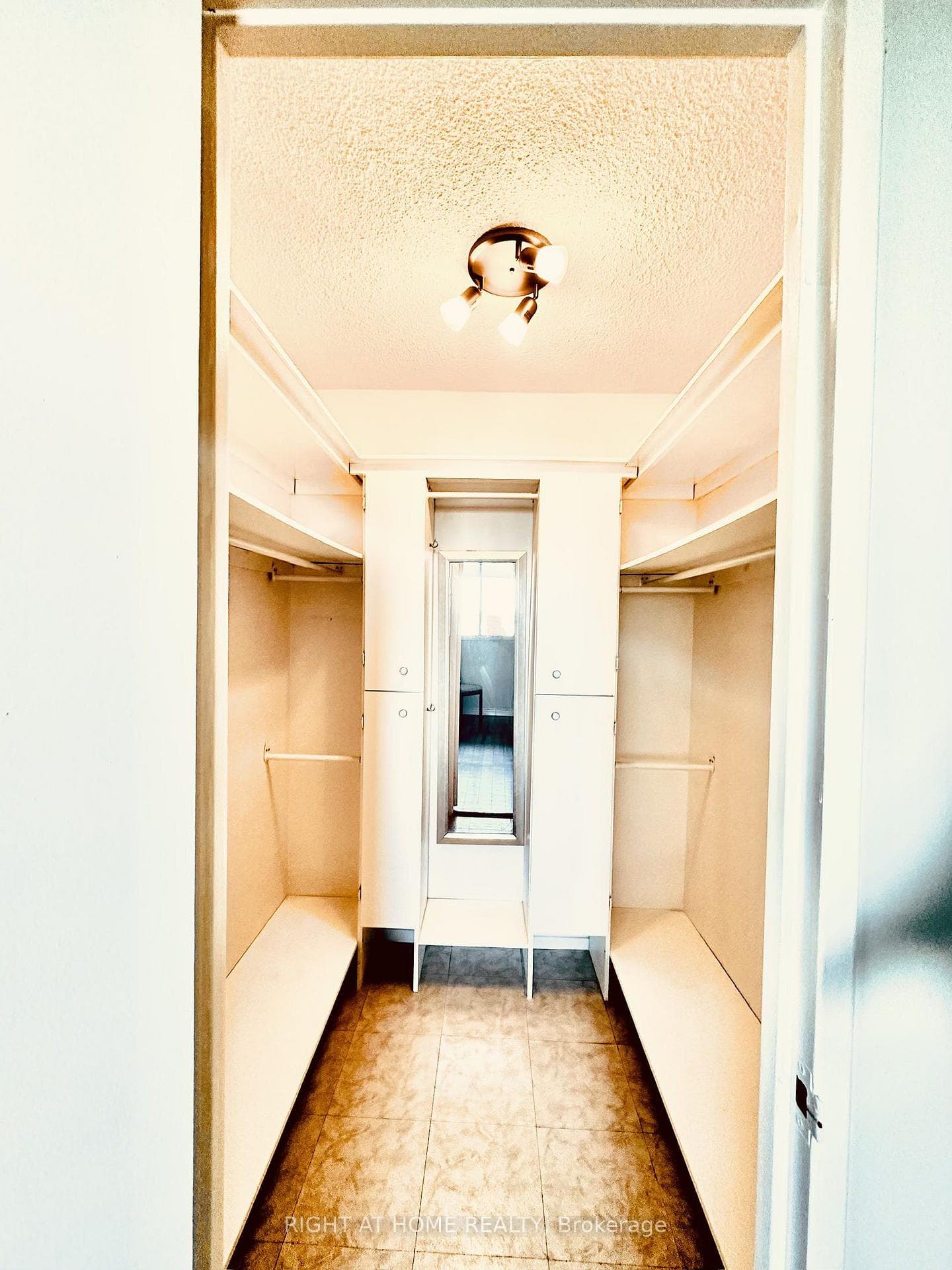 1806- 10 Martha Eaton Way — property photo