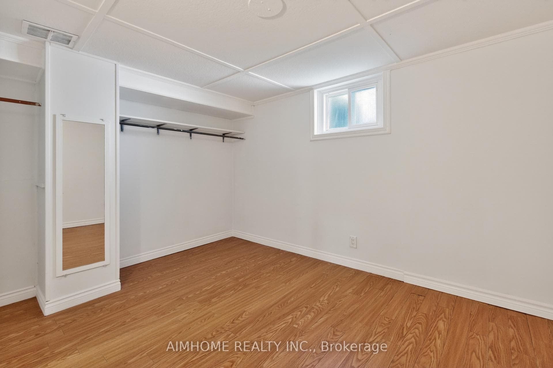 140 Meighen Avenue — property photo