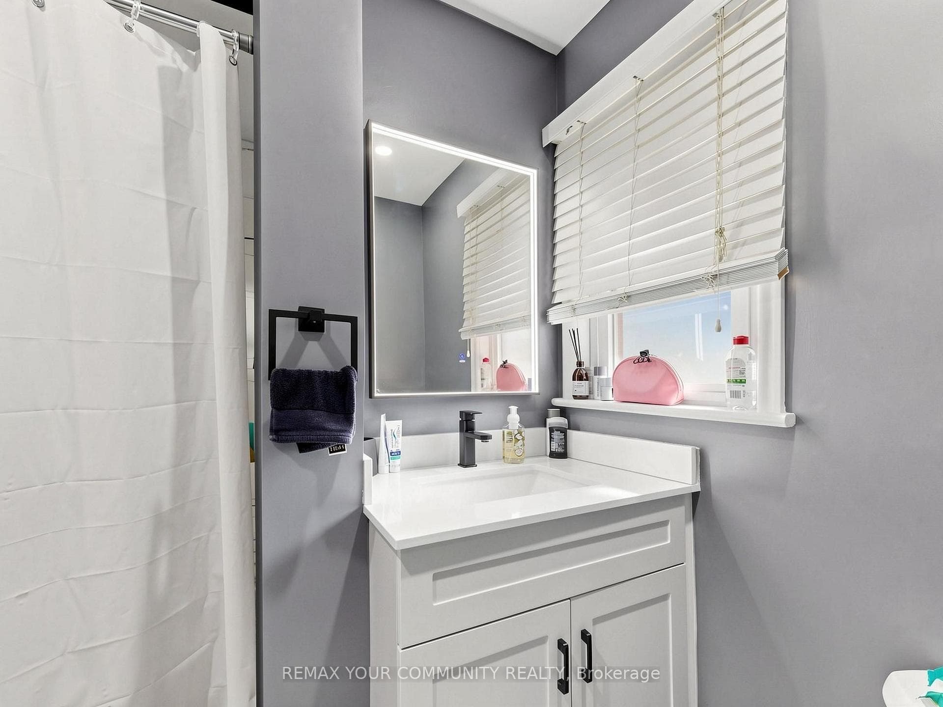 44 Lewiston Road — property photo
