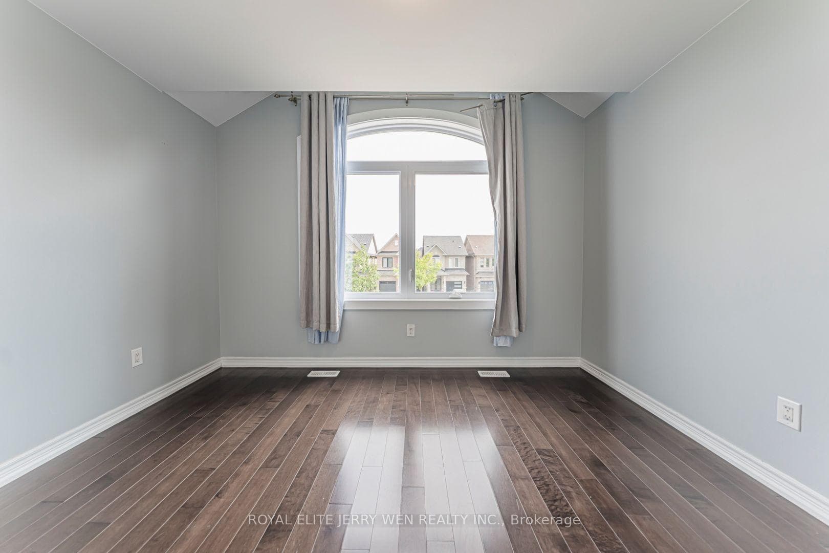 176 District Avenue — property photo