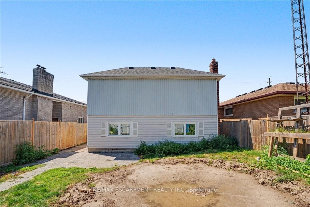 485 Cochrane Road — property photo