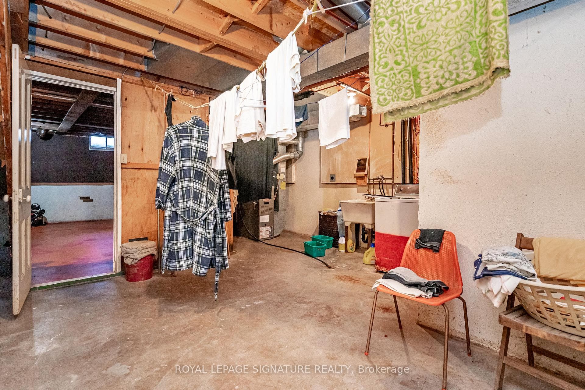 4040 Silverhaze Road — property photo