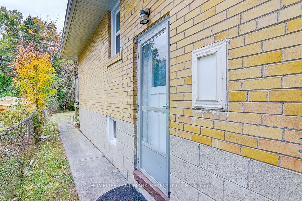 367 Cummer Avenue — property photo