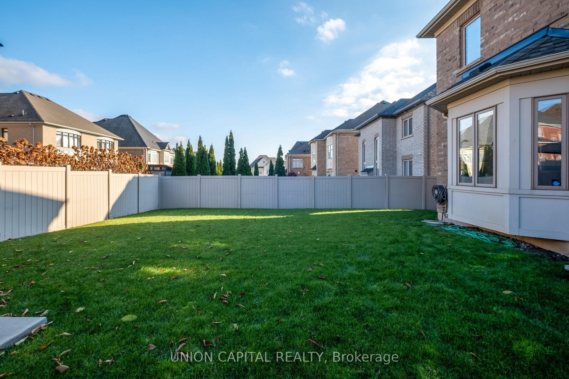 67 Royal West Drive — property photo