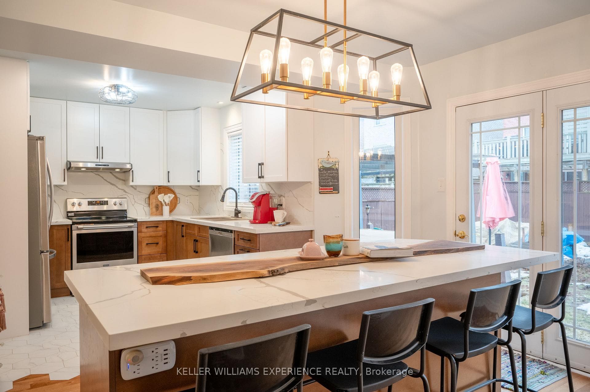 43 Dunnett Drive — property photo