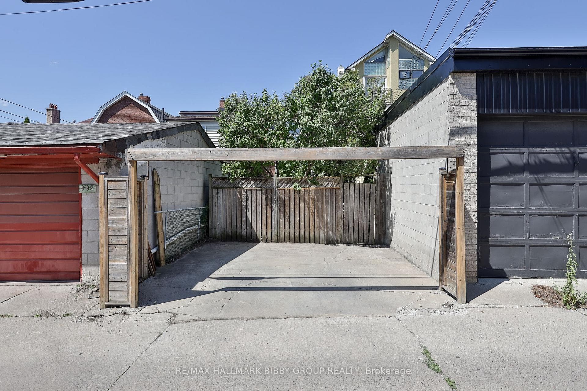 987 Saint Clarens Avenue — property photo