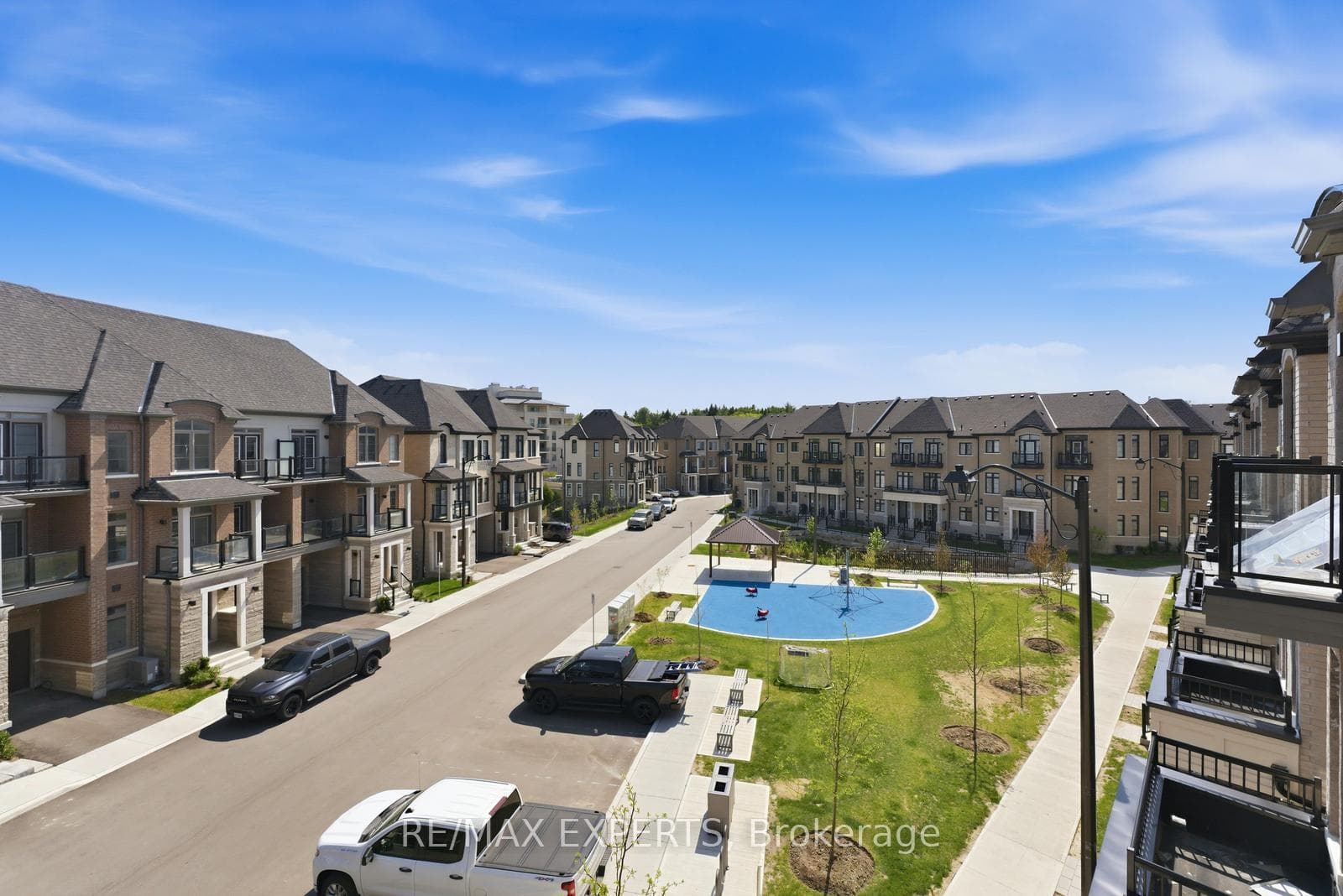 87 De La Roche Drive — property photo