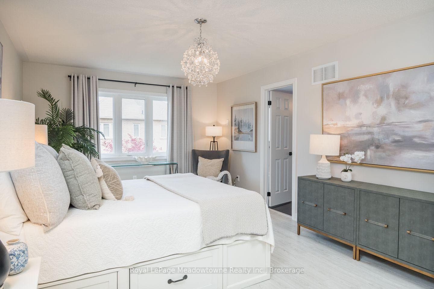158 Etheridge Avenue — property photo