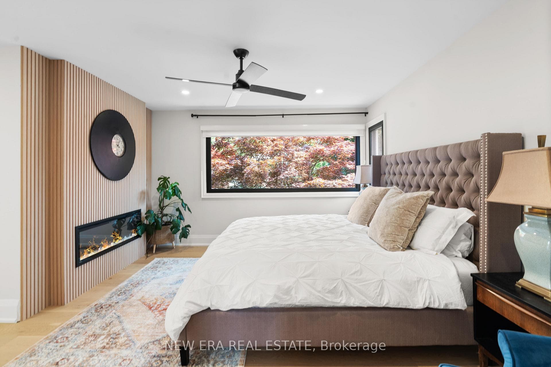 261 Pinetree Way — property photo