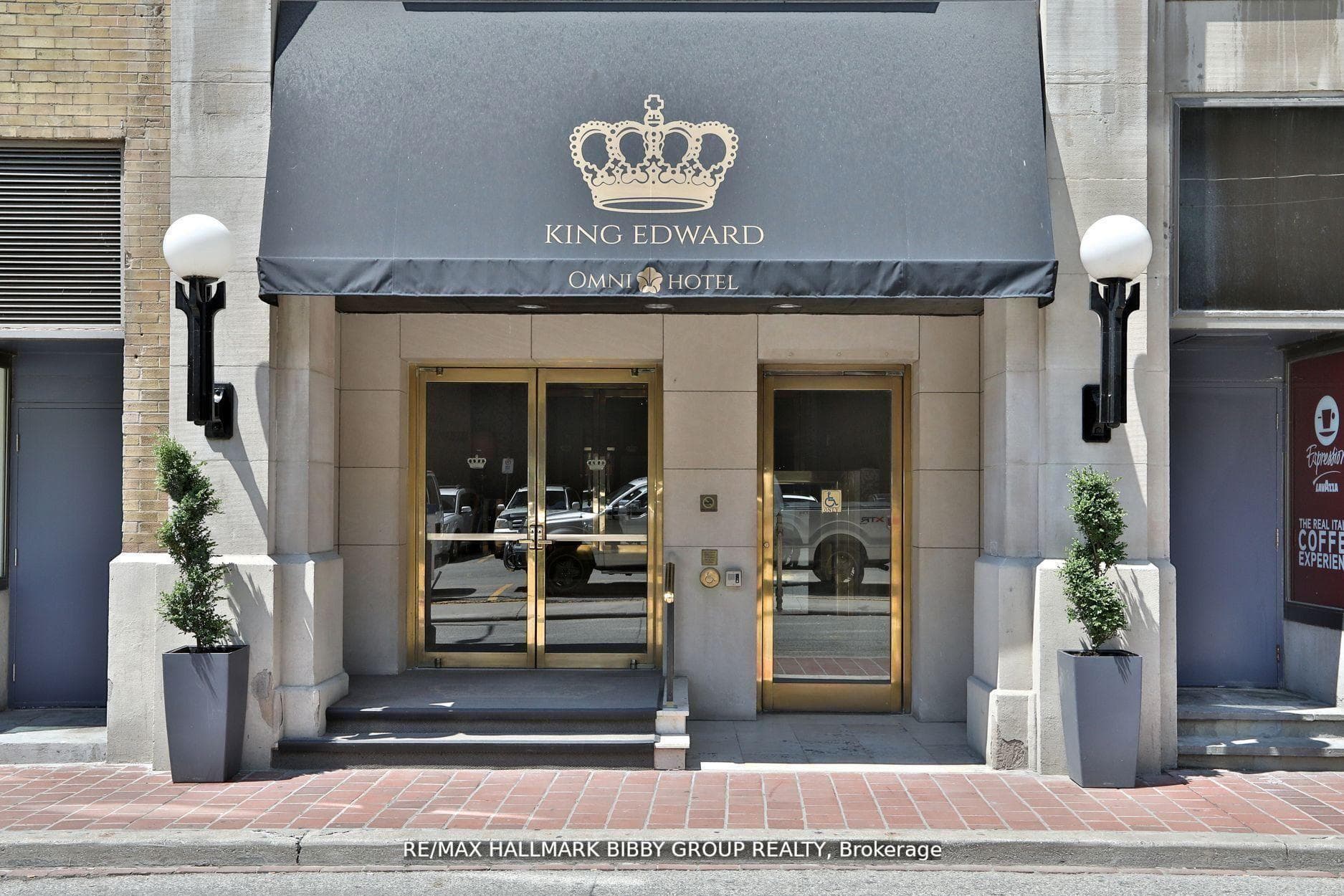 520- 22 Leader Lane — property photo