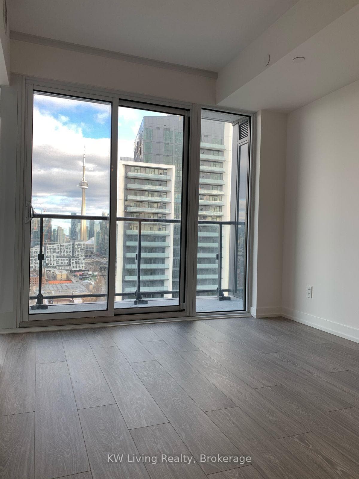 3120- 19 Western Battery Road — property photo