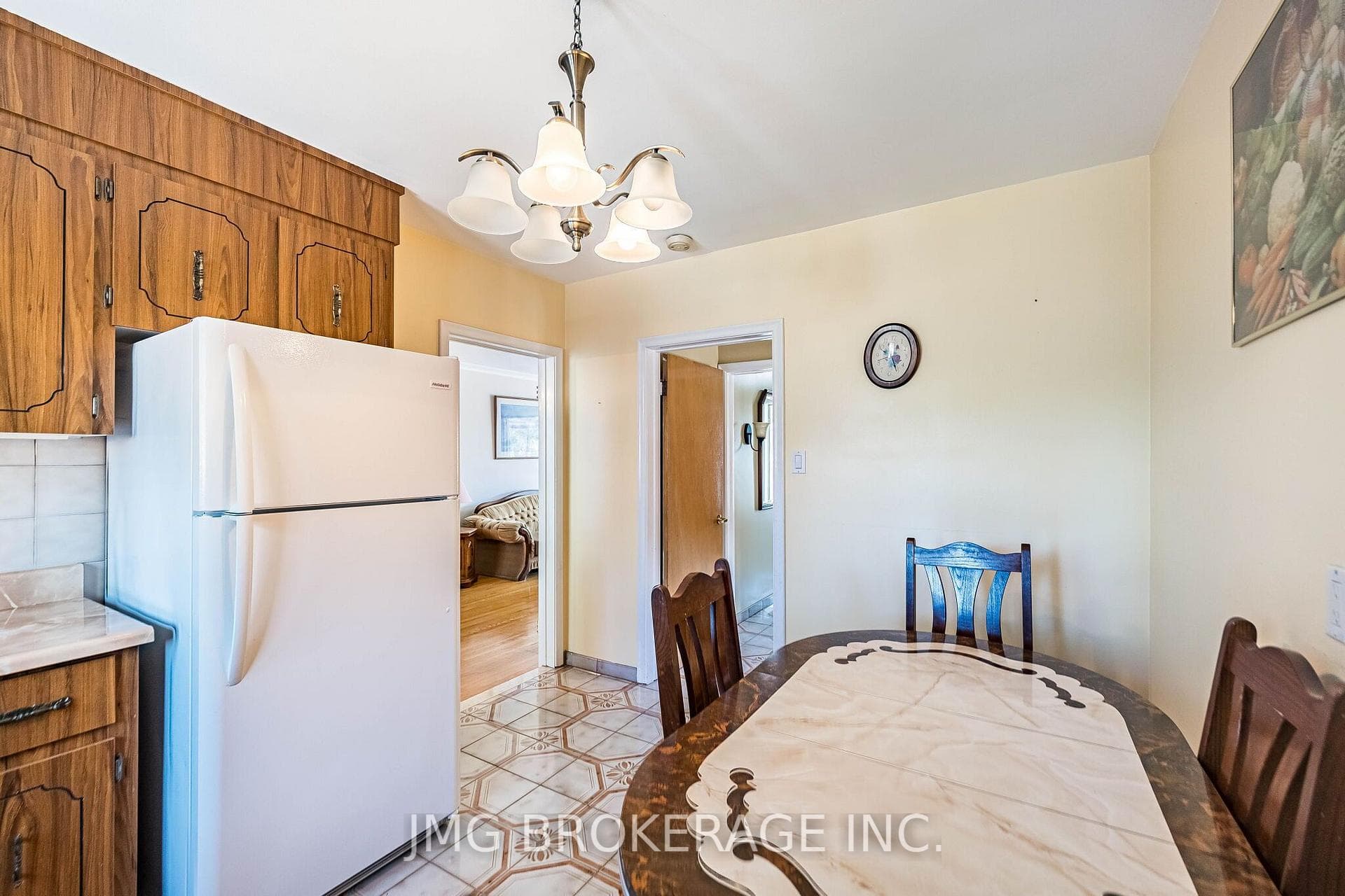 53 Foxrun Avenue — property photo
