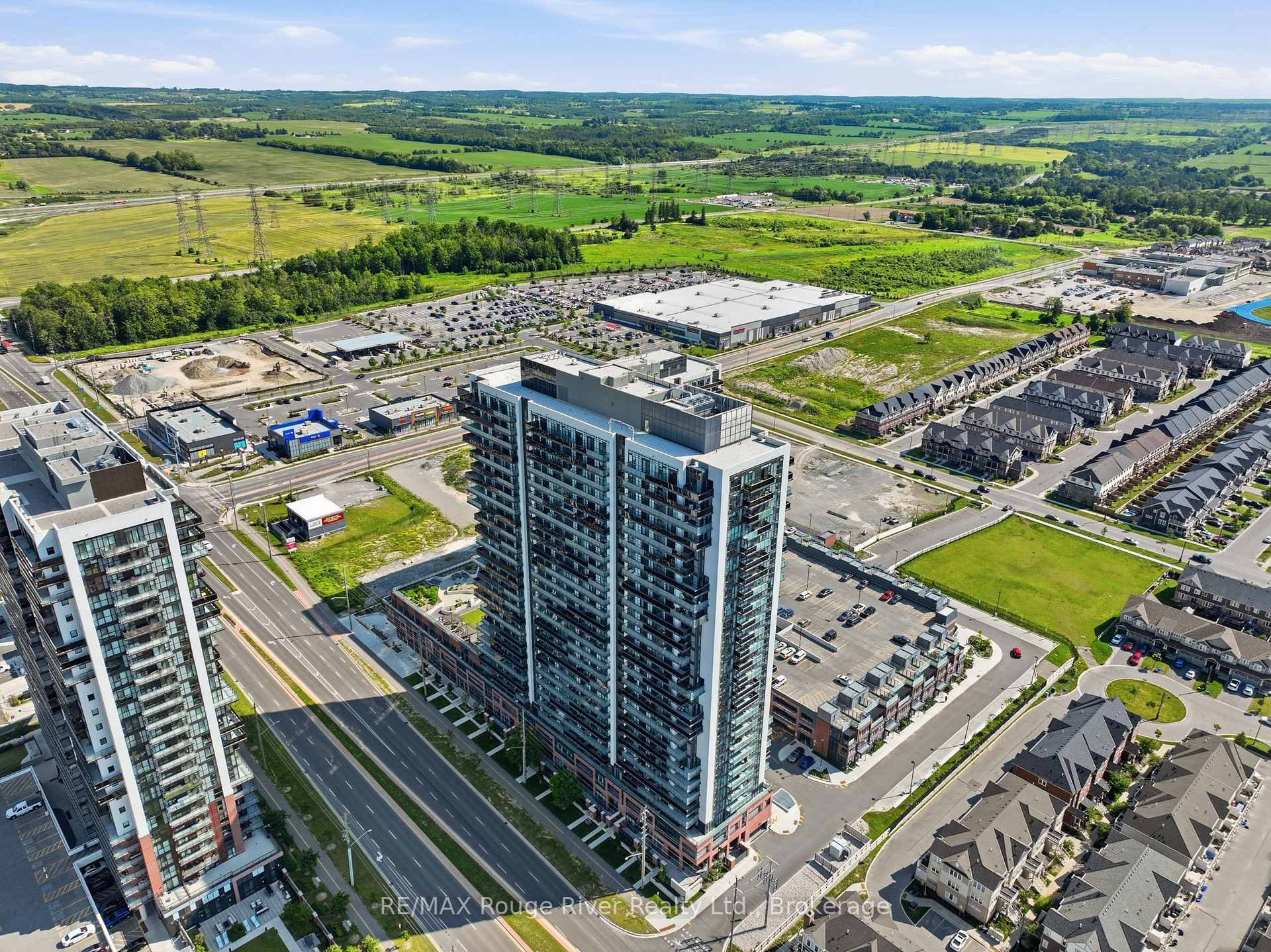 2321- 2545 SIMCOE Street — property photo