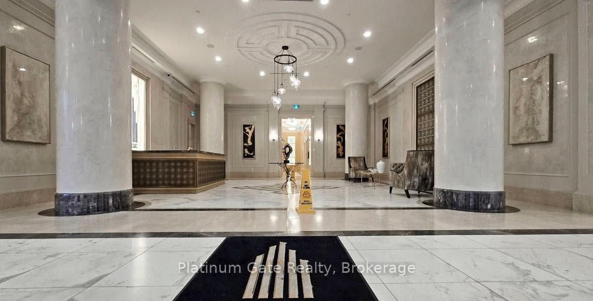 1702- 30 Elm Drive — property photo