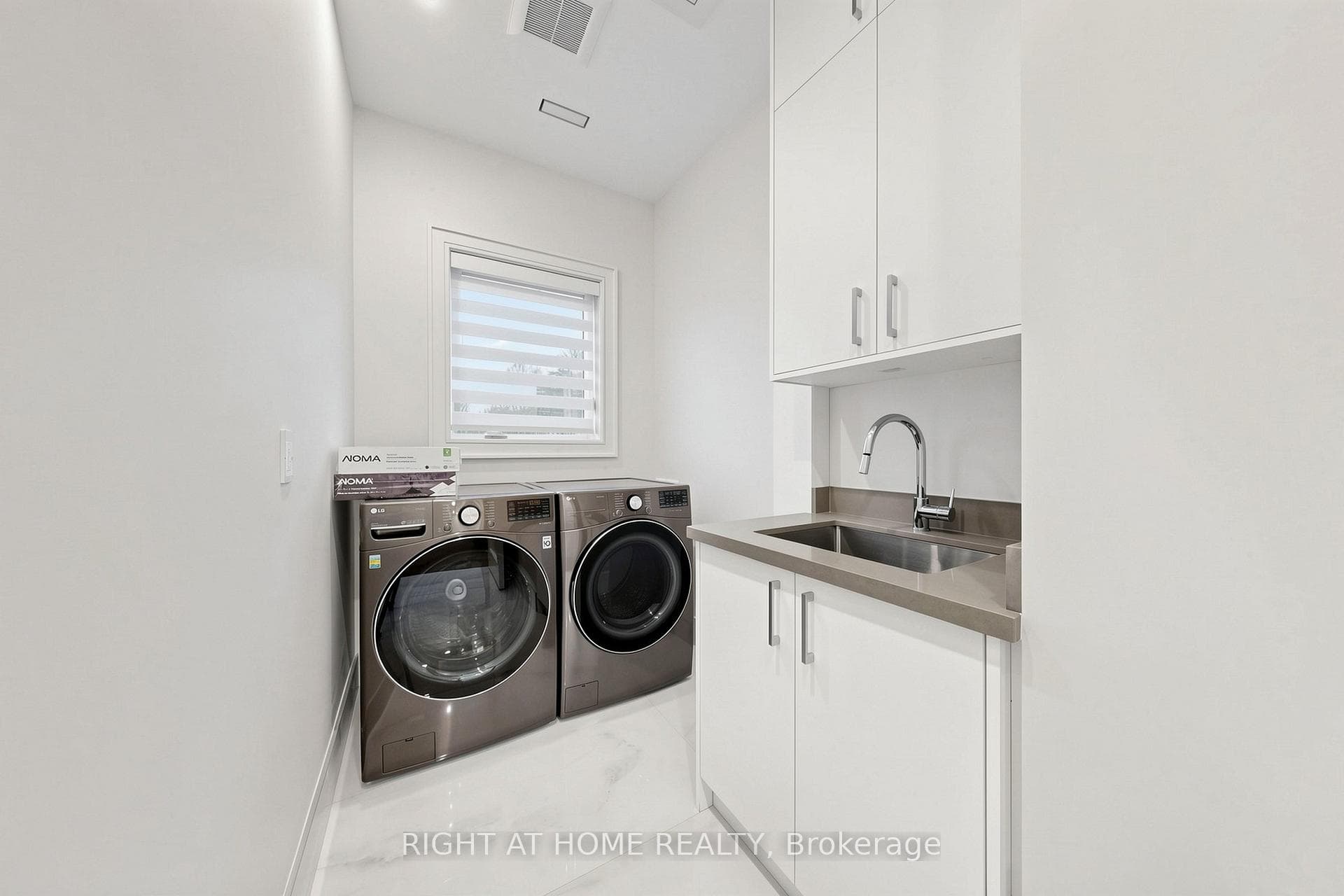 69 Centre Avenue — property photo