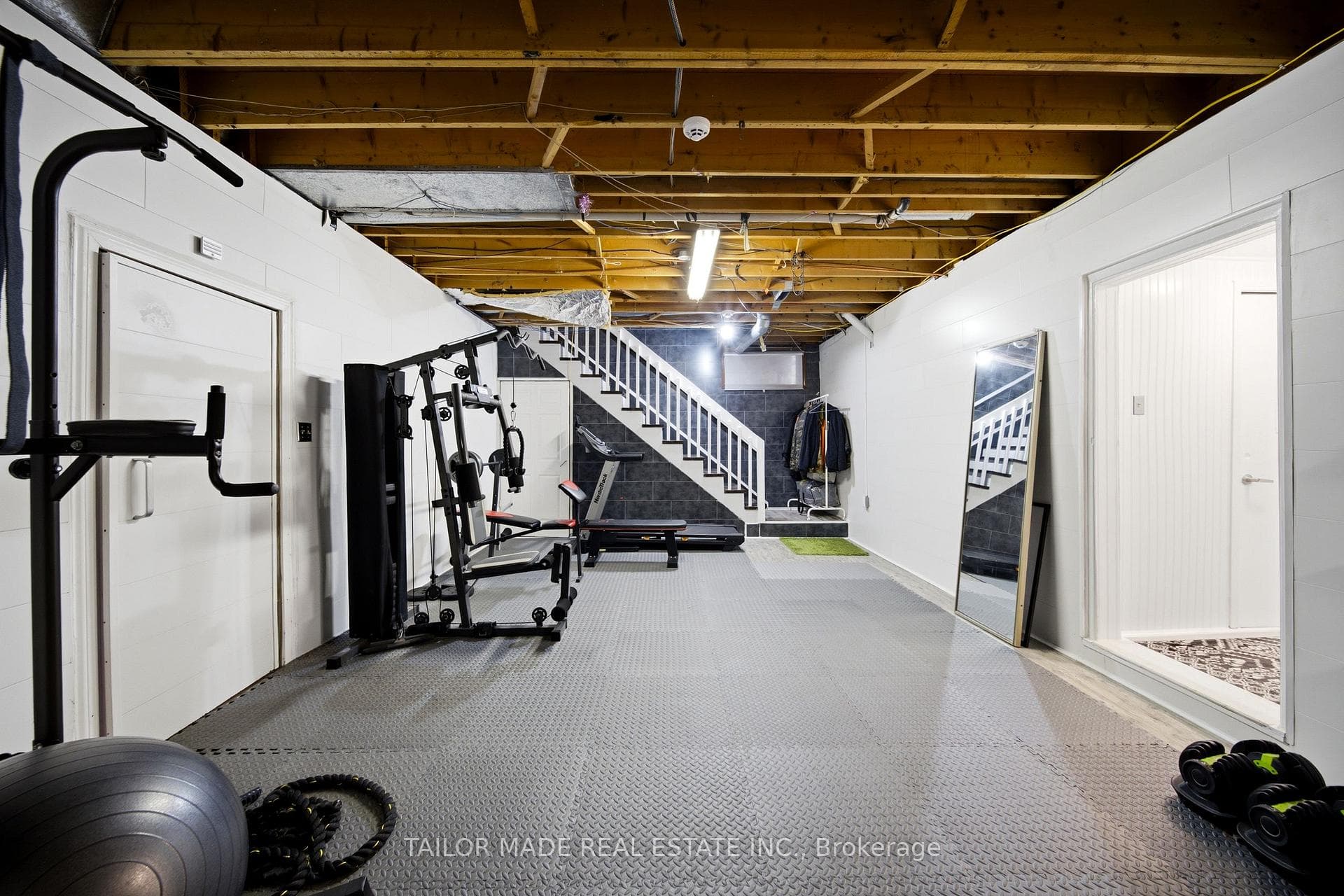 13143 Heart Lake Road — property photo
