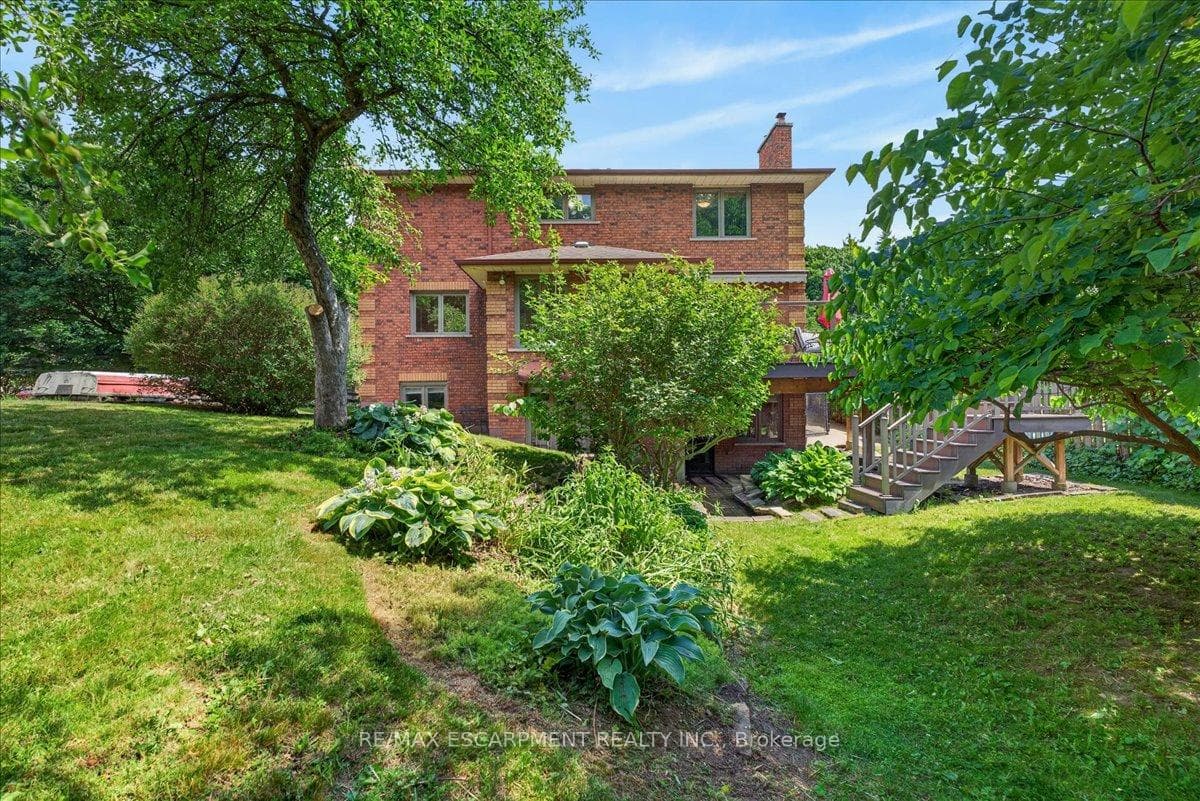 339 Kingsway Place — property photo