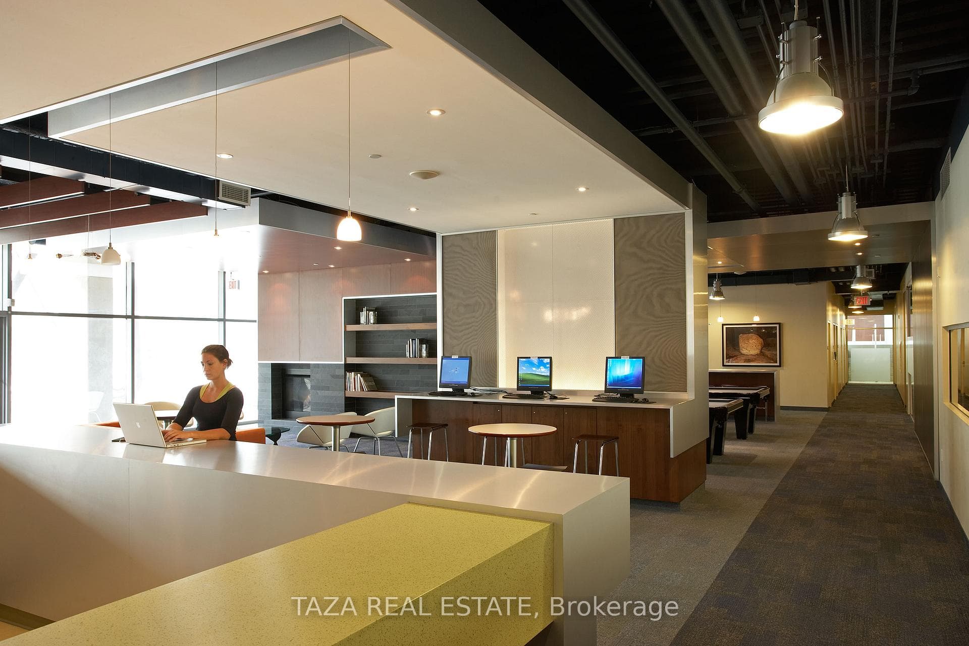 1705- 10 Navy Wharf Court — property photo