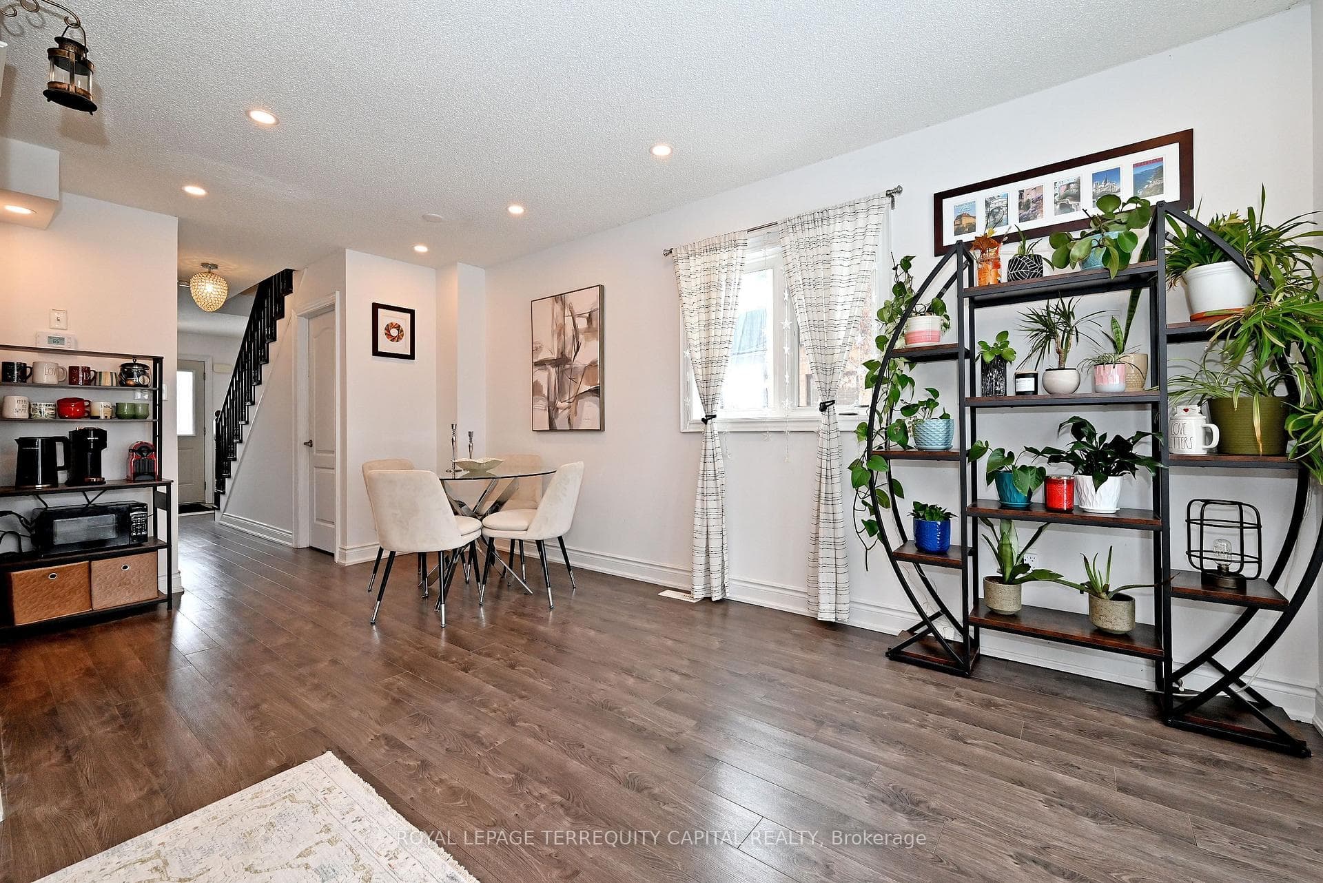 6- 31 Madelaine Drive — property photo