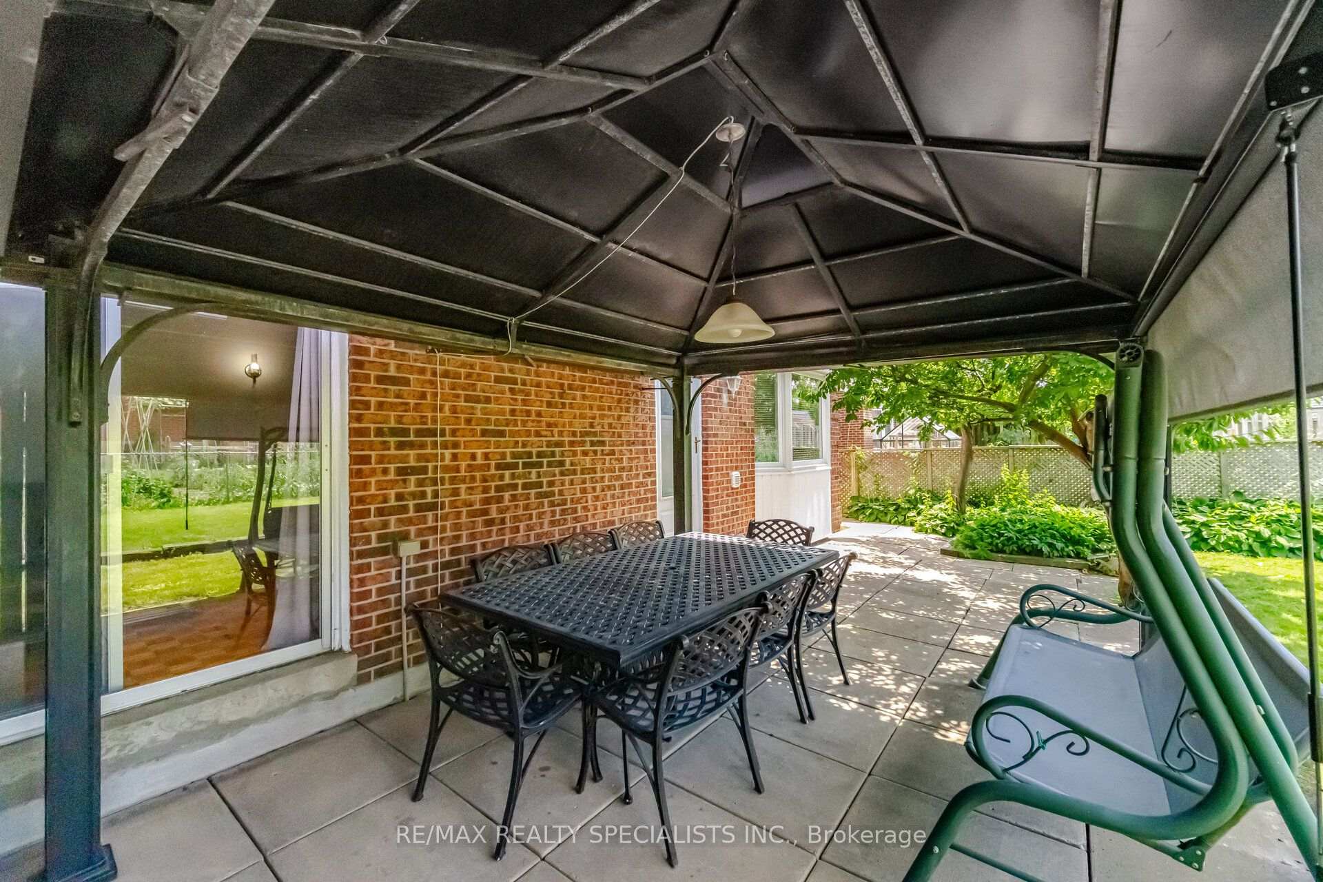 18 Jill Crescent — property photo