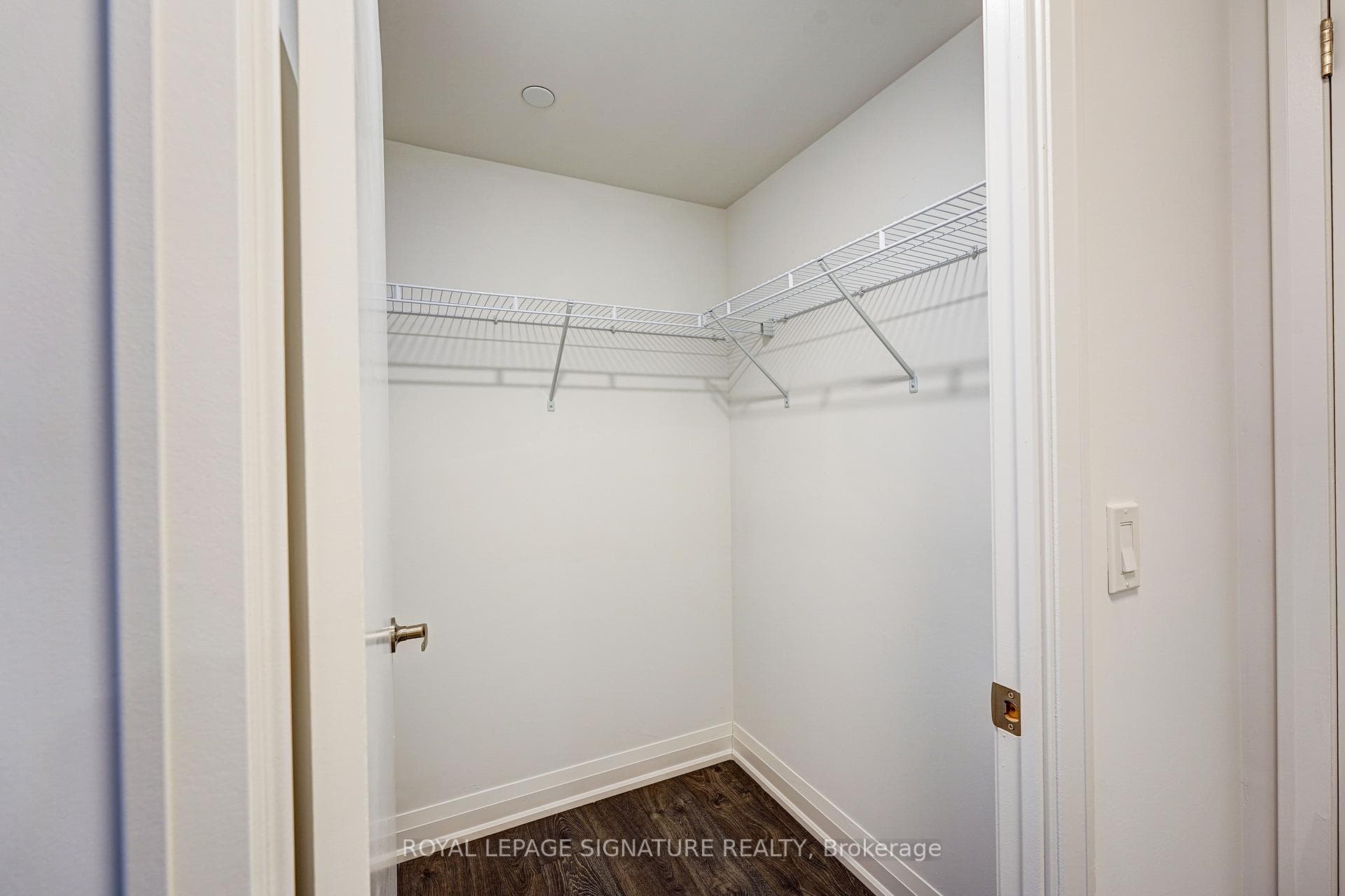 548- 26 Gibbs Road — property photo