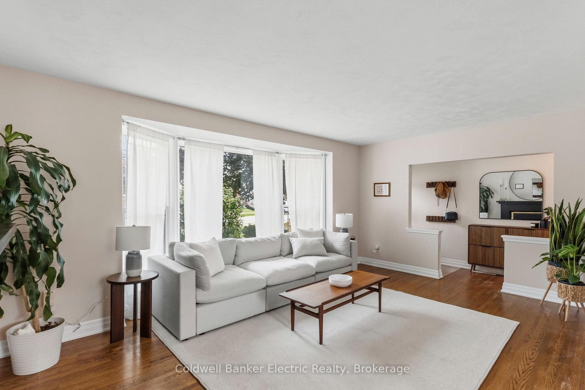 326 Cochrane Street — property photo
