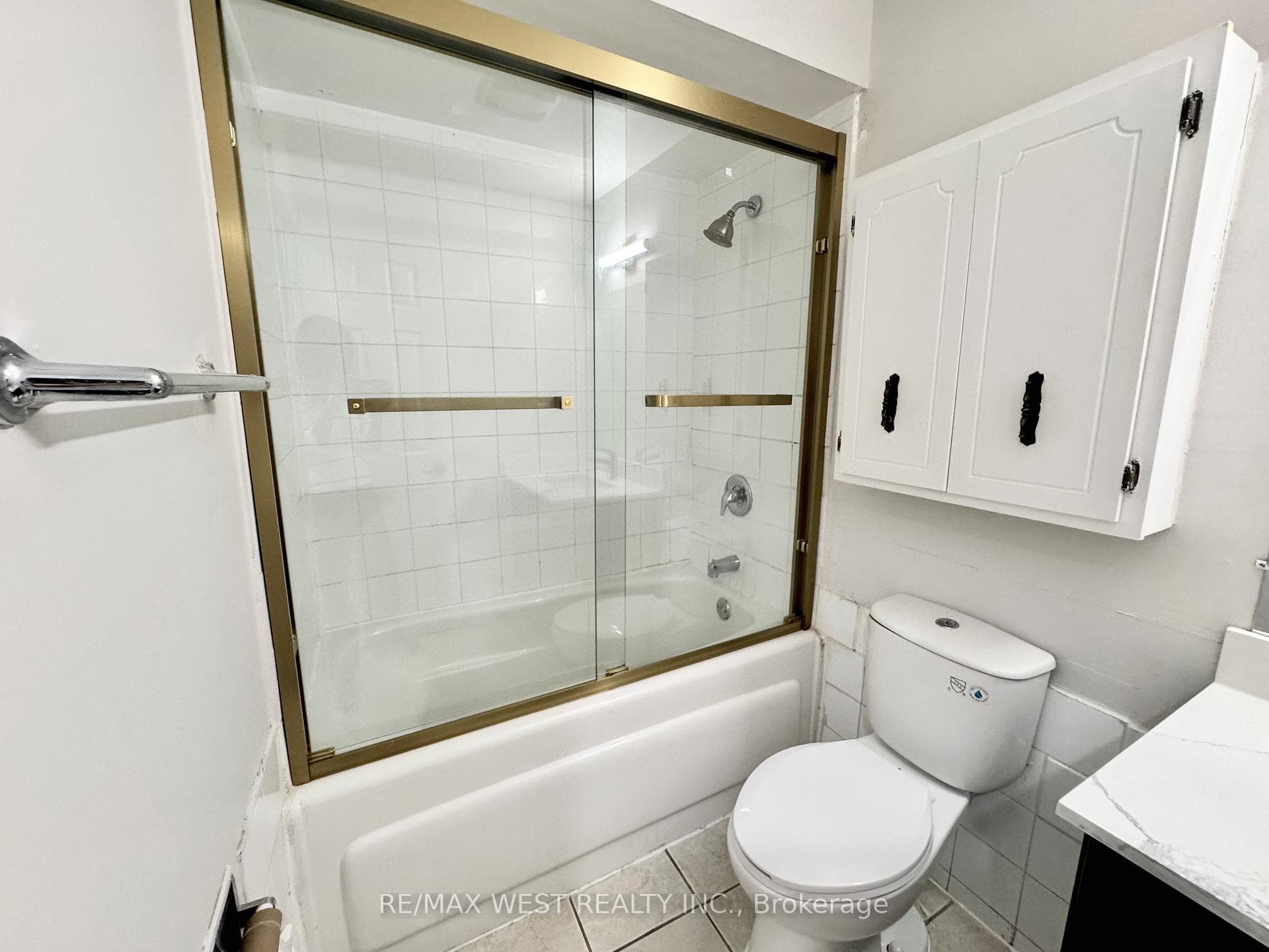 709- 3533 Derry Road — property photo