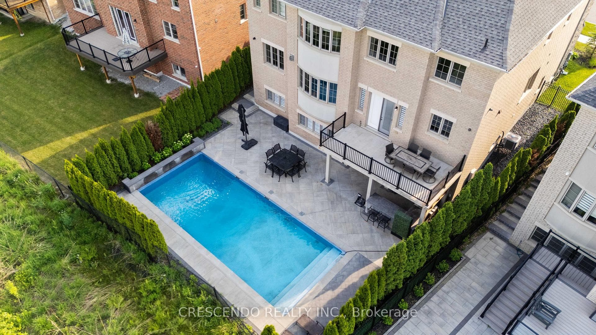 171 Woodgate Pines Drive — property photo