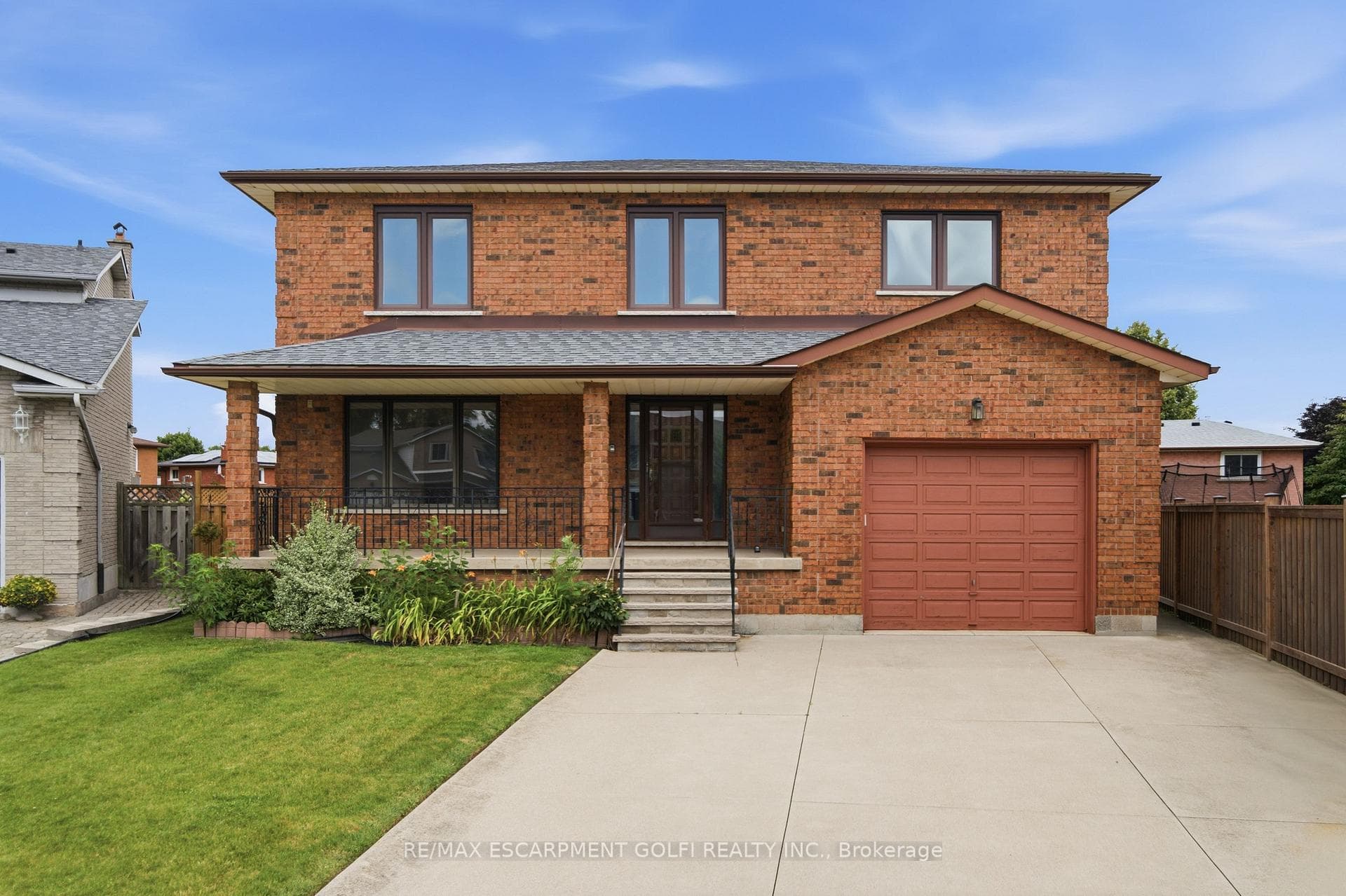 18 Marcel Place — property photo