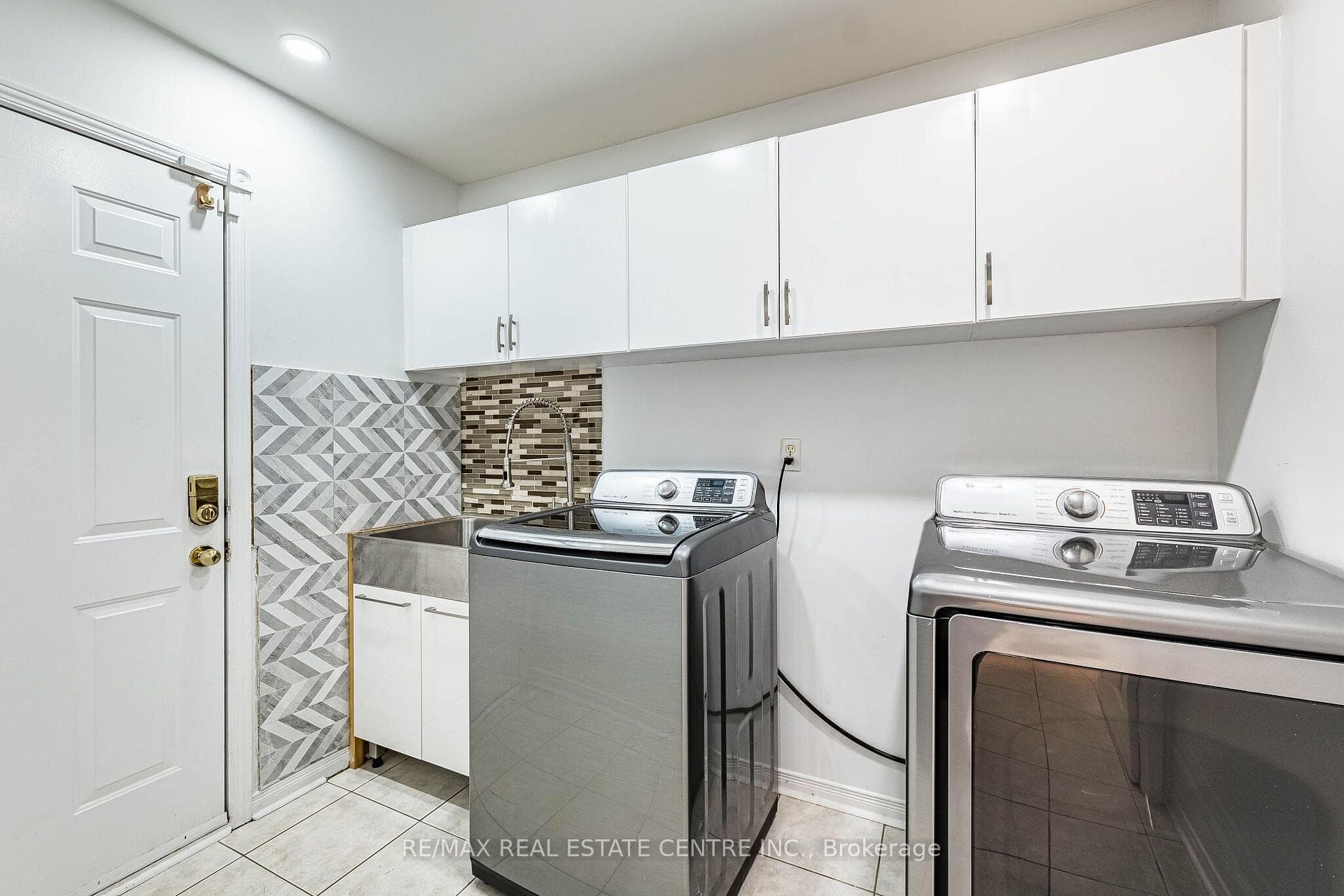 25 Sheepberry Terrace — property photo