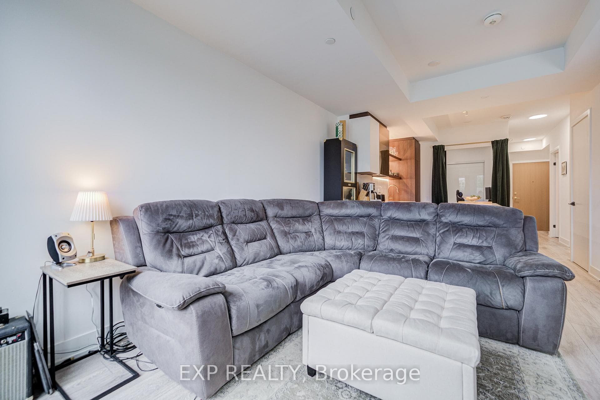 211- 1285 Queen Street — property photo