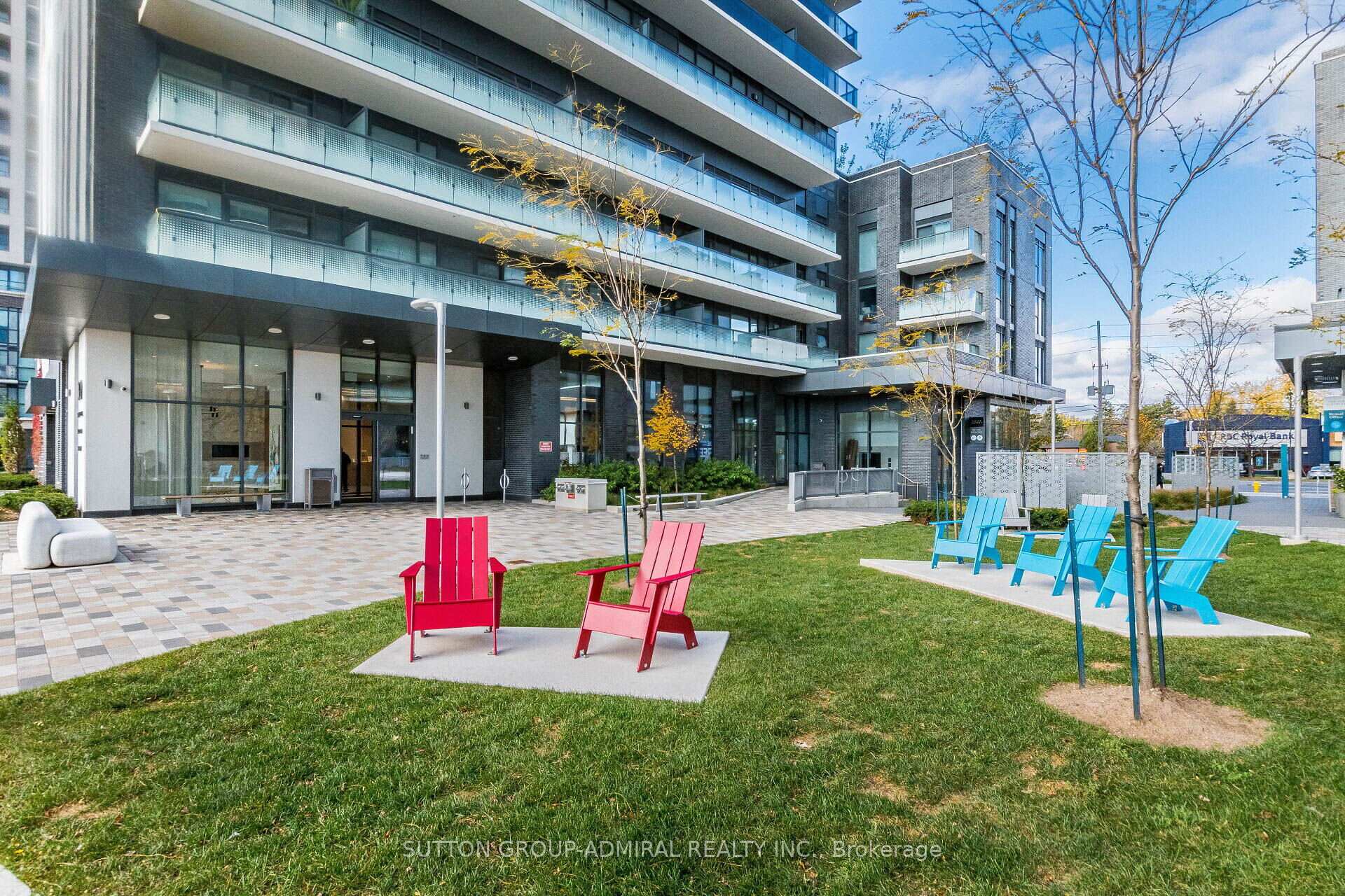 1311- 30 Samuel Wood Way — property photo